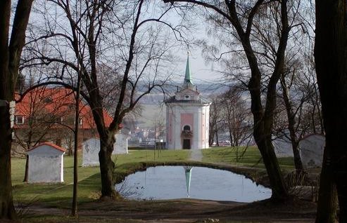 Pohled na skaleck arel od rekoleknho domu